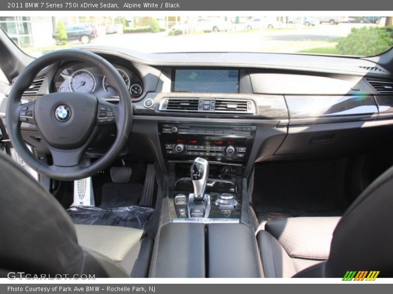 Alpine White / Black 2011 BMW 7 Series 750i xDrive Sedan