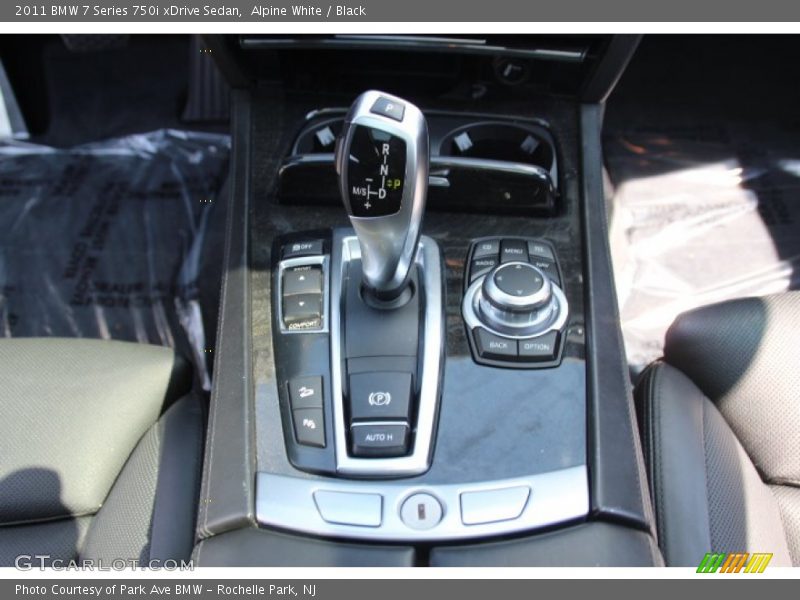 Alpine White / Black 2011 BMW 7 Series 750i xDrive Sedan