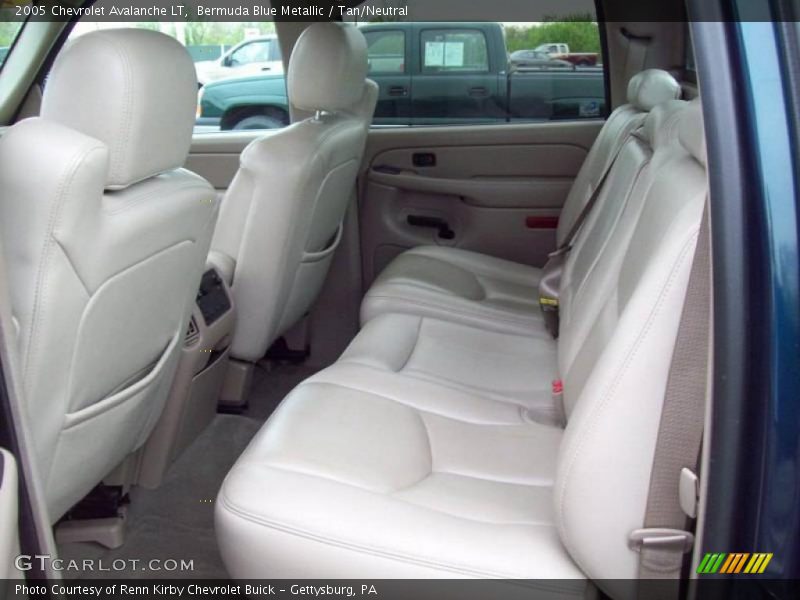 Bermuda Blue Metallic / Tan/Neutral 2005 Chevrolet Avalanche LT