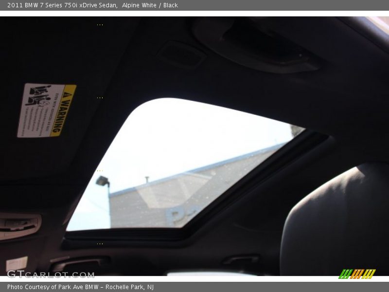 Alpine White / Black 2011 BMW 7 Series 750i xDrive Sedan