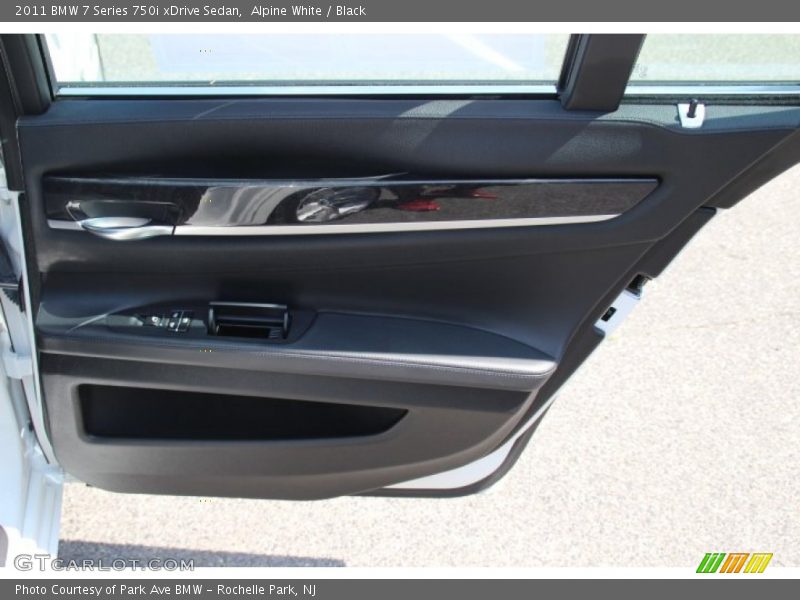 Alpine White / Black 2011 BMW 7 Series 750i xDrive Sedan