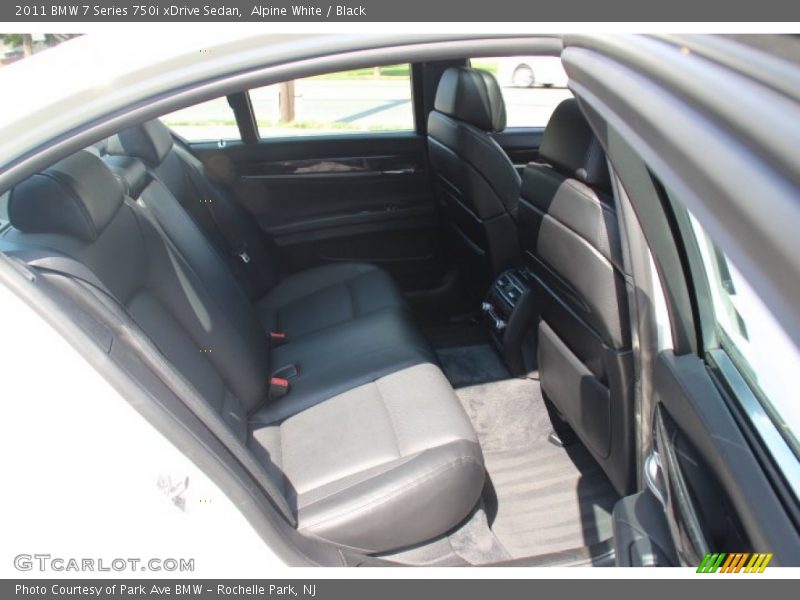 Alpine White / Black 2011 BMW 7 Series 750i xDrive Sedan