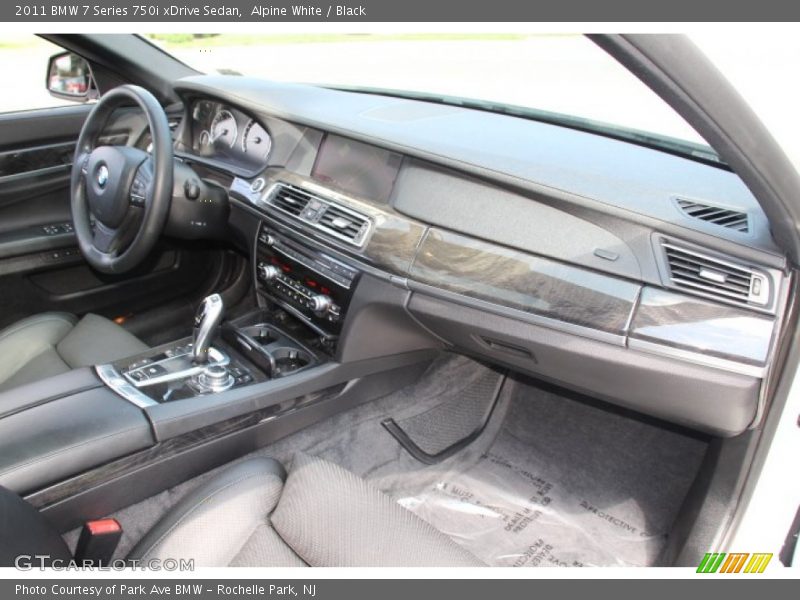 Alpine White / Black 2011 BMW 7 Series 750i xDrive Sedan