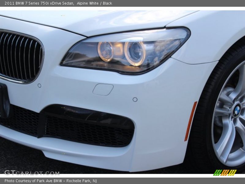Alpine White / Black 2011 BMW 7 Series 750i xDrive Sedan