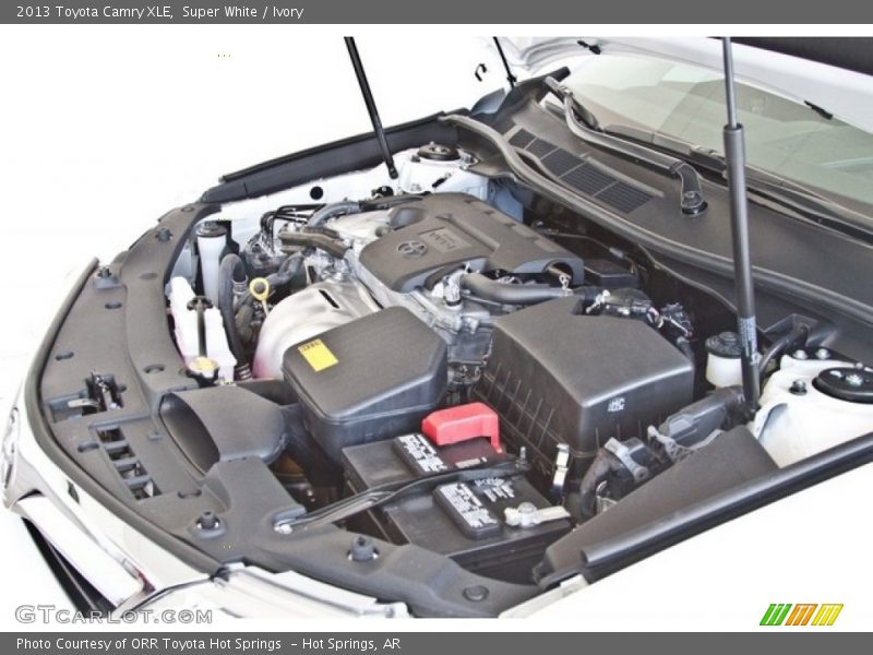 Super White / Ivory 2013 Toyota Camry XLE