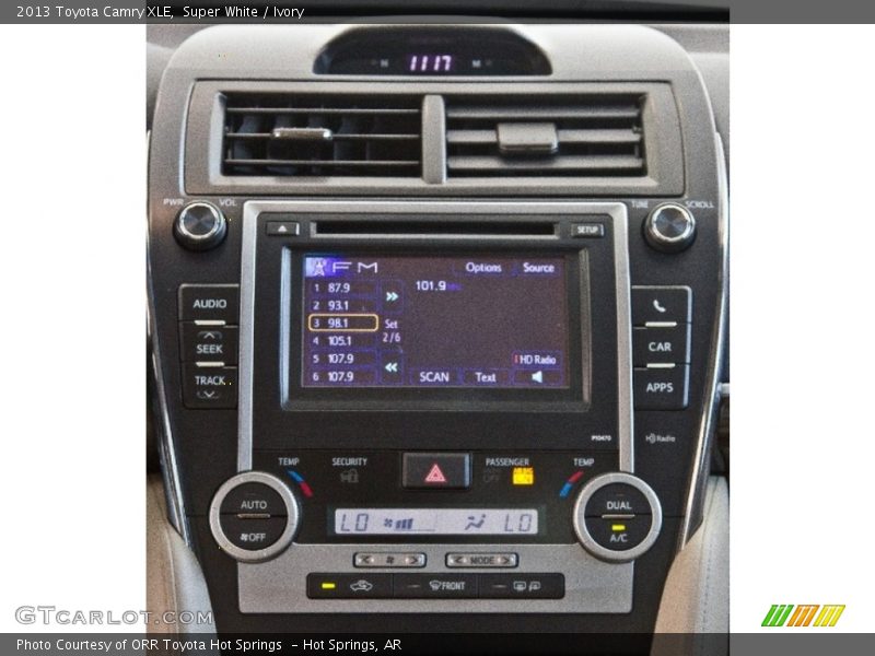 Super White / Ivory 2013 Toyota Camry XLE