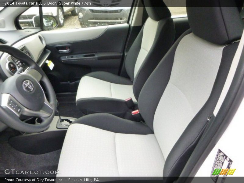  2014 Yaris LE 5 Door Ash Interior