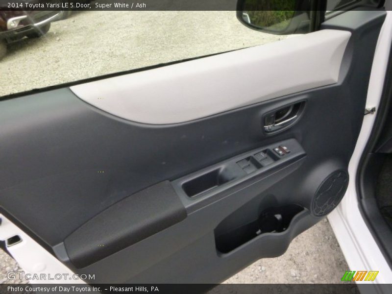 Super White / Ash 2014 Toyota Yaris LE 5 Door