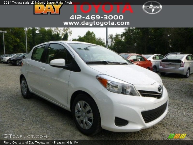 Super White / Ash 2014 Toyota Yaris LE 5 Door