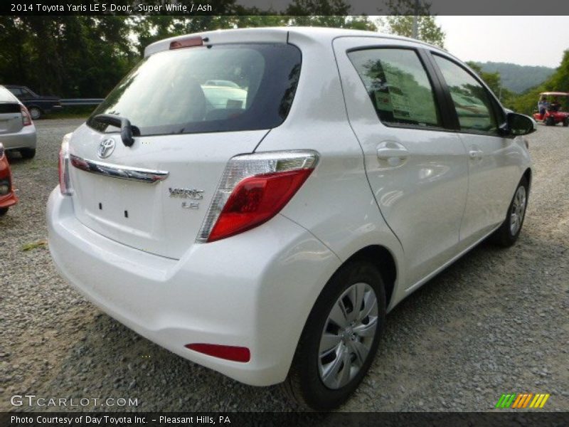 Super White / Ash 2014 Toyota Yaris LE 5 Door