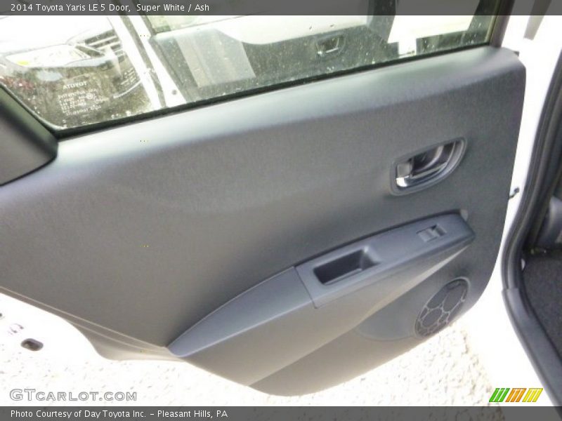 Super White / Ash 2014 Toyota Yaris LE 5 Door