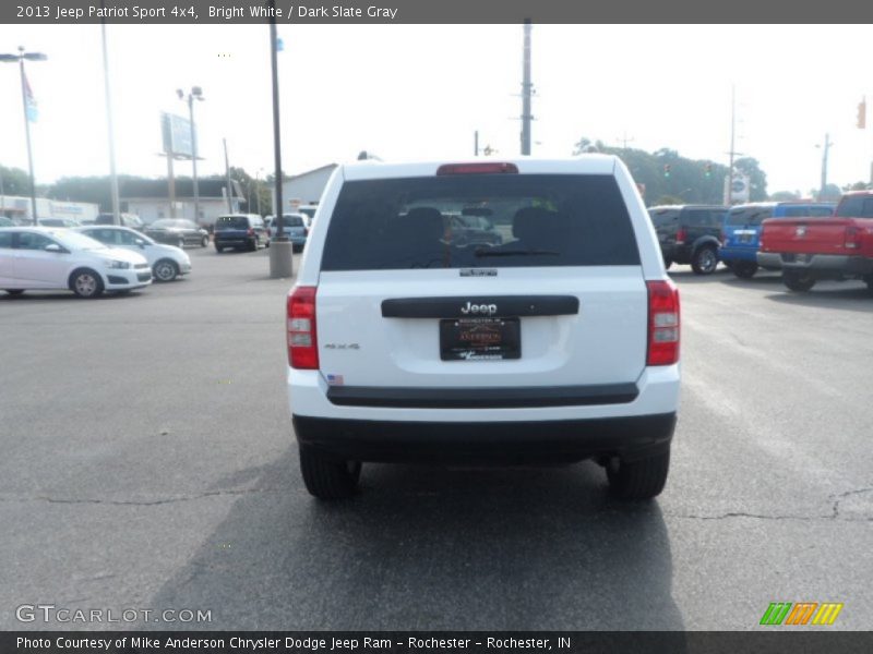 Bright White / Dark Slate Gray 2013 Jeep Patriot Sport 4x4