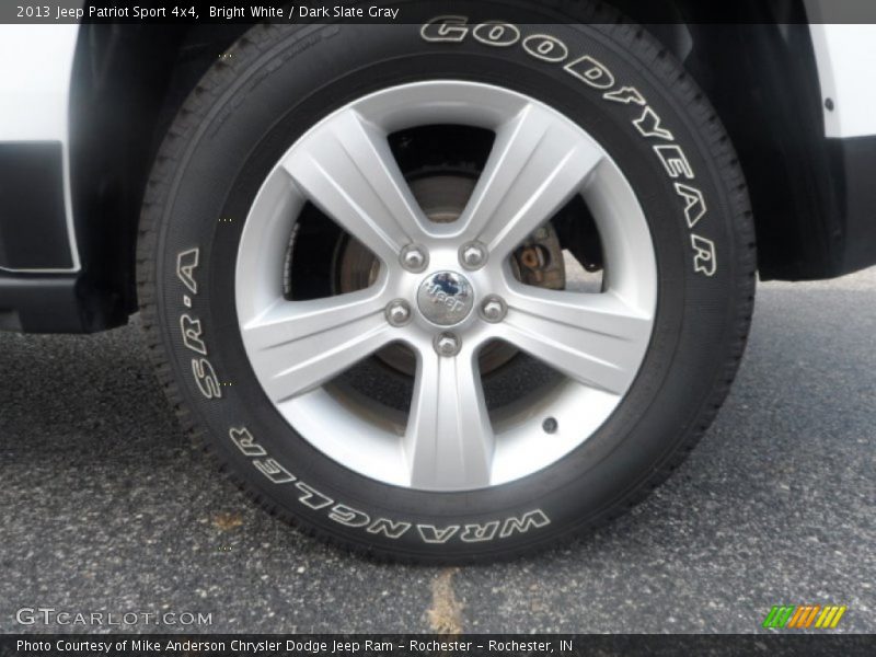 Bright White / Dark Slate Gray 2013 Jeep Patriot Sport 4x4