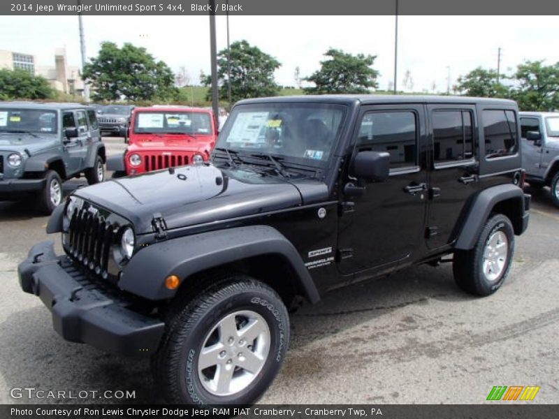 Front 3/4 View of 2014 Wrangler Unlimited Sport S 4x4