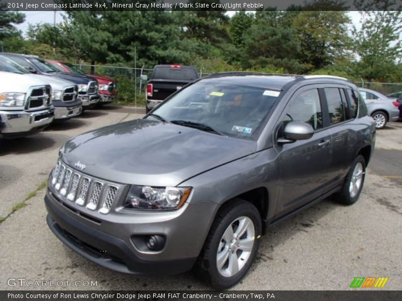 Front 3/4 View of 2014 Compass Latitude 4x4