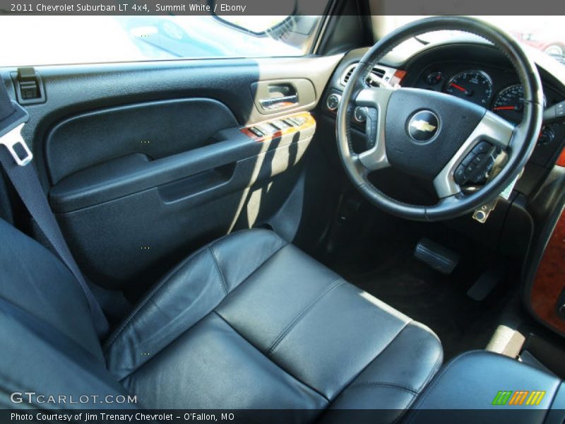 Summit White / Ebony 2011 Chevrolet Suburban LT 4x4