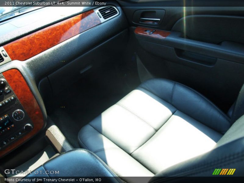 Summit White / Ebony 2011 Chevrolet Suburban LT 4x4