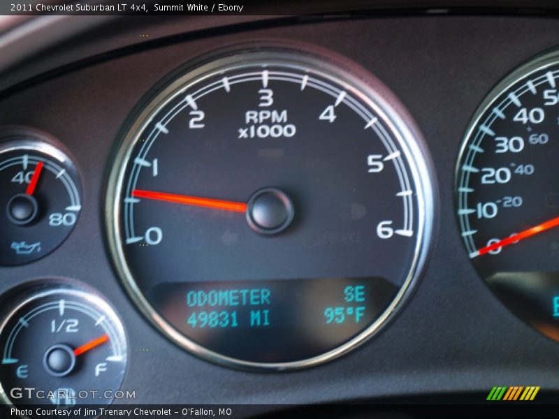Summit White / Ebony 2011 Chevrolet Suburban LT 4x4