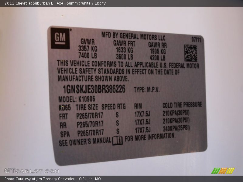 Summit White / Ebony 2011 Chevrolet Suburban LT 4x4