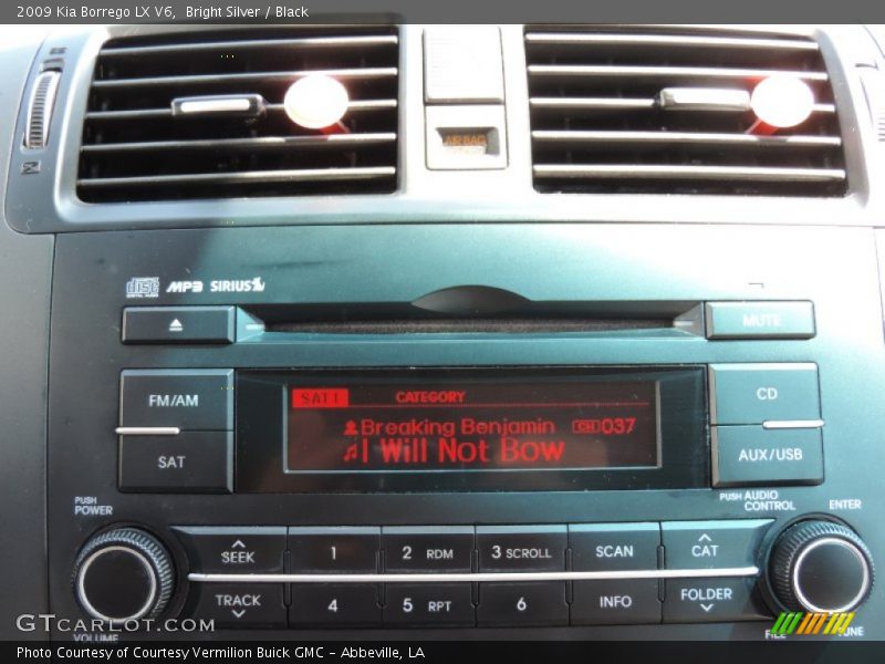 Bright Silver / Black 2009 Kia Borrego LX V6