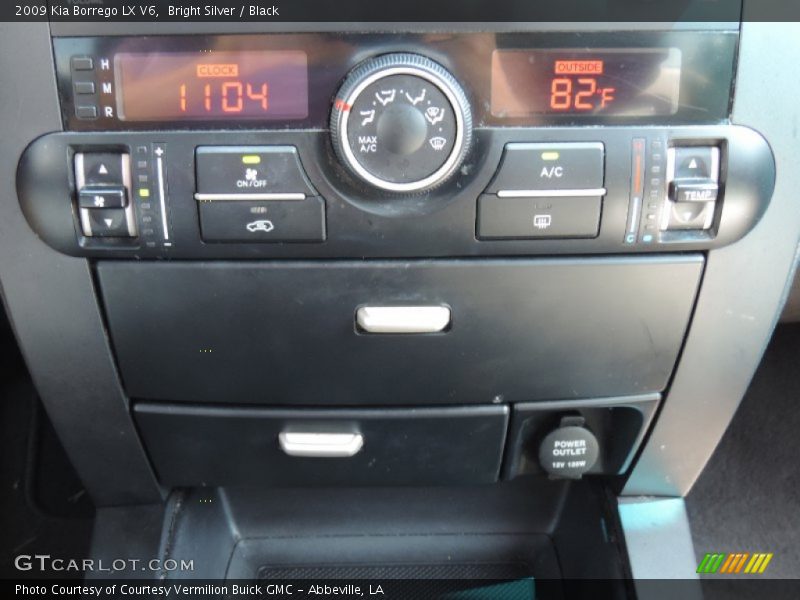 Bright Silver / Black 2009 Kia Borrego LX V6