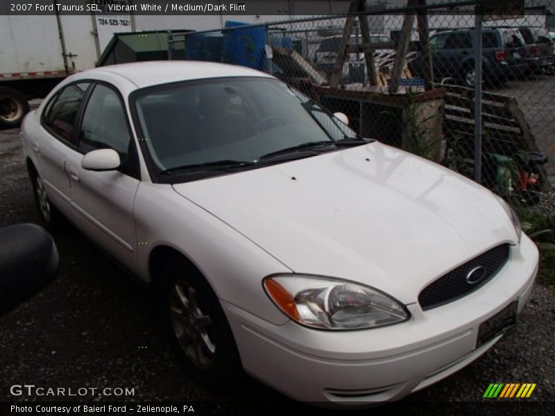 Vibrant White / Medium/Dark Flint 2007 Ford Taurus SEL