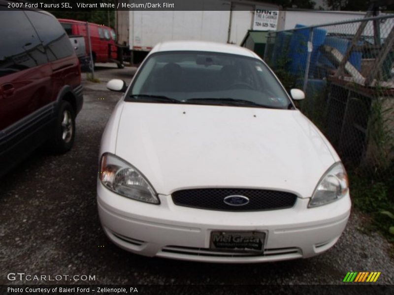 Vibrant White / Medium/Dark Flint 2007 Ford Taurus SEL