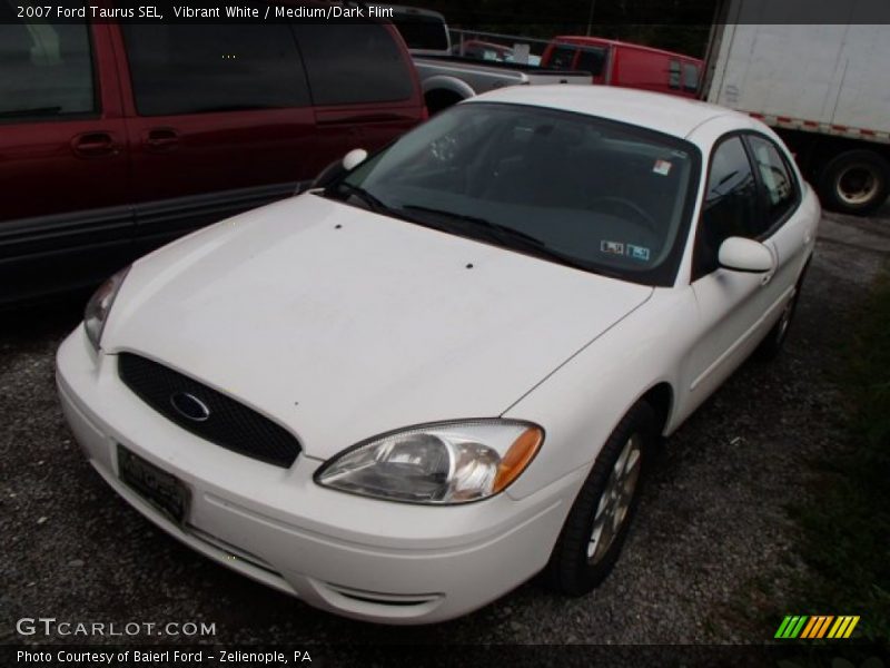 Vibrant White / Medium/Dark Flint 2007 Ford Taurus SEL