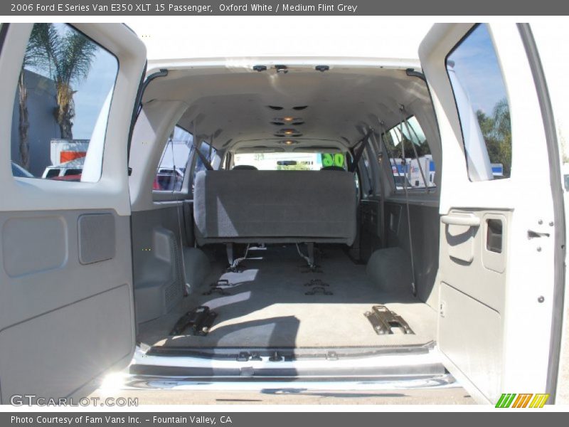 Oxford White / Medium Flint Grey 2006 Ford E Series Van E350 XLT 15 Passenger