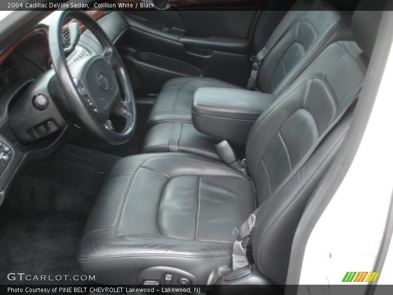Cotillion White / Black 2004 Cadillac DeVille Sedan