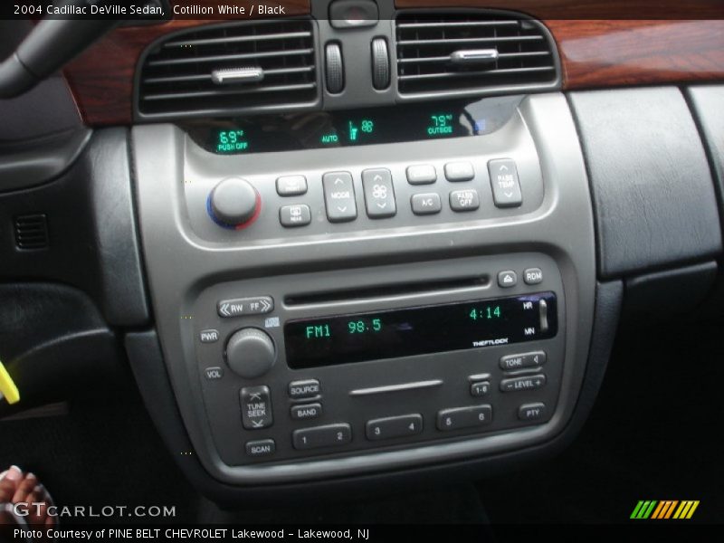 Cotillion White / Black 2004 Cadillac DeVille Sedan