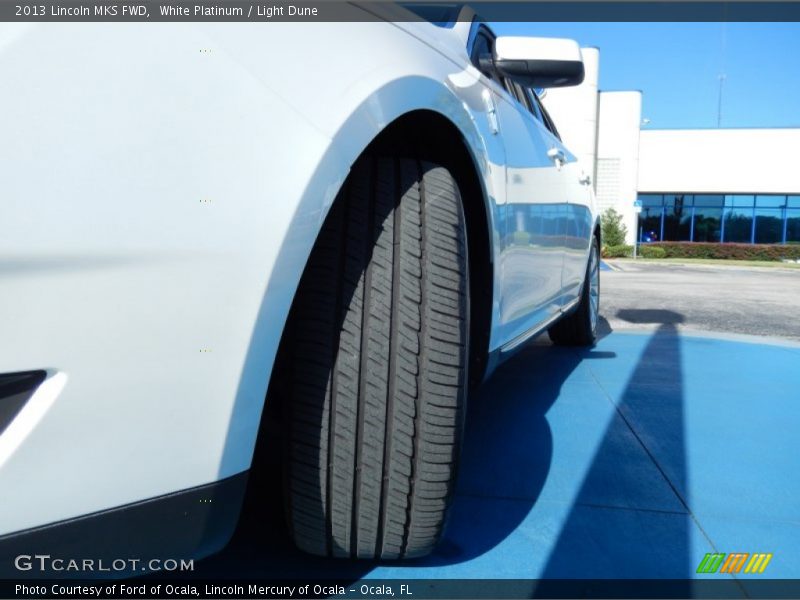 White Platinum / Light Dune 2013 Lincoln MKS FWD