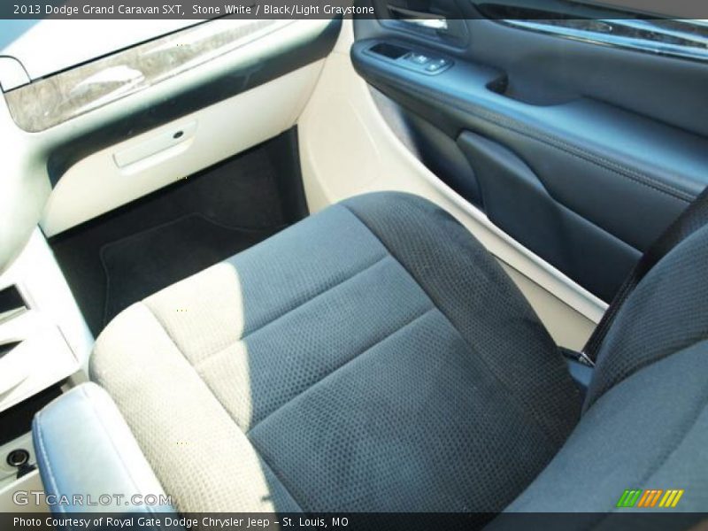 Stone White / Black/Light Graystone 2013 Dodge Grand Caravan SXT