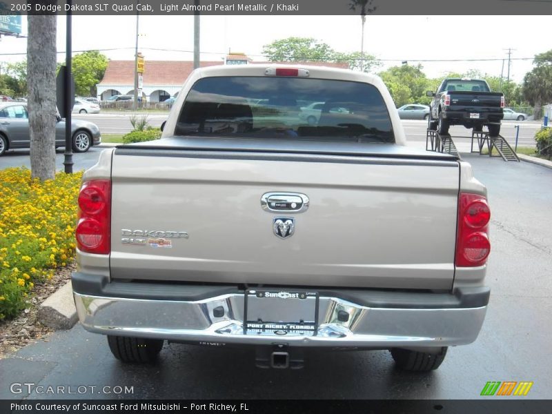 Light Almond Pearl Metallic / Khaki 2005 Dodge Dakota SLT Quad Cab