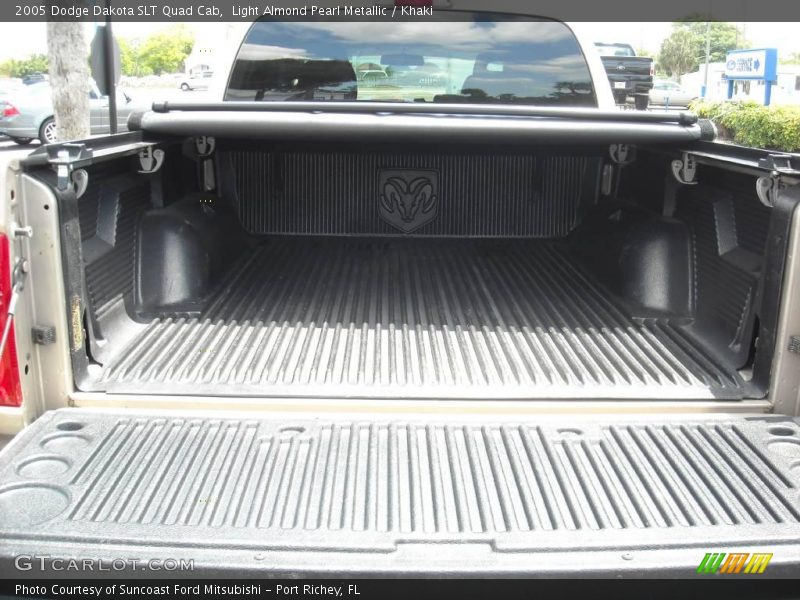Light Almond Pearl Metallic / Khaki 2005 Dodge Dakota SLT Quad Cab