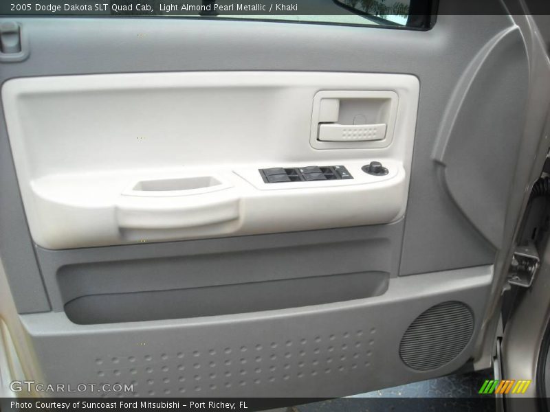 Light Almond Pearl Metallic / Khaki 2005 Dodge Dakota SLT Quad Cab