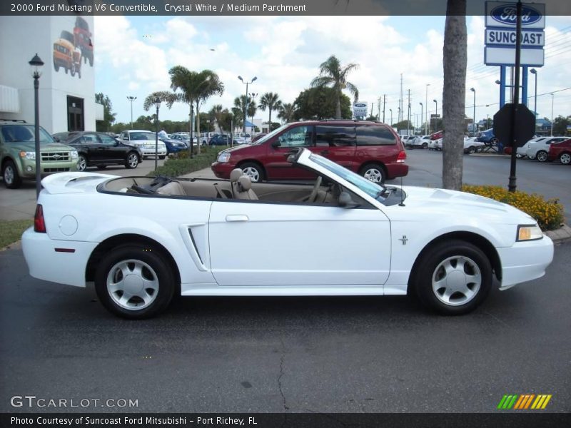 Crystal White / Medium Parchment 2000 Ford Mustang V6 Convertible
