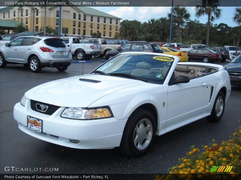 Crystal White / Medium Parchment 2000 Ford Mustang V6 Convertible