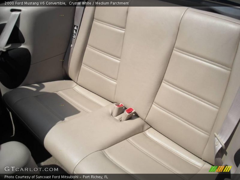 Crystal White / Medium Parchment 2000 Ford Mustang V6 Convertible