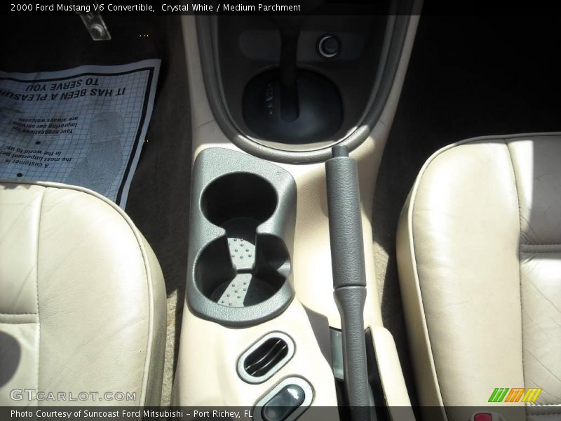 Crystal White / Medium Parchment 2000 Ford Mustang V6 Convertible