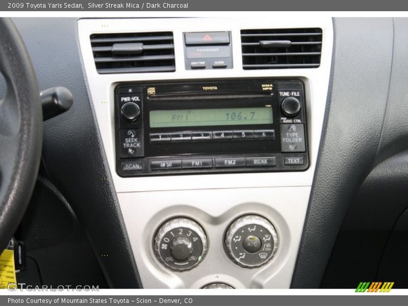 Silver Streak Mica / Dark Charcoal 2009 Toyota Yaris Sedan