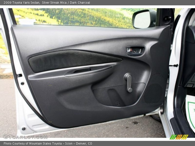 Silver Streak Mica / Dark Charcoal 2009 Toyota Yaris Sedan