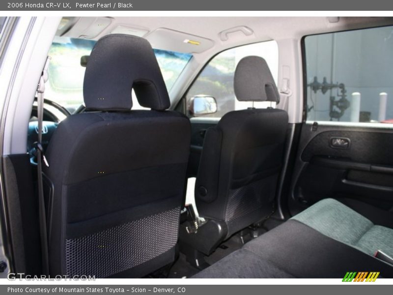 Pewter Pearl / Black 2006 Honda CR-V LX