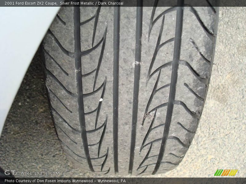 Silver Frost Metallic / Dark Charcoal 2001 Ford Escort ZX2 Coupe