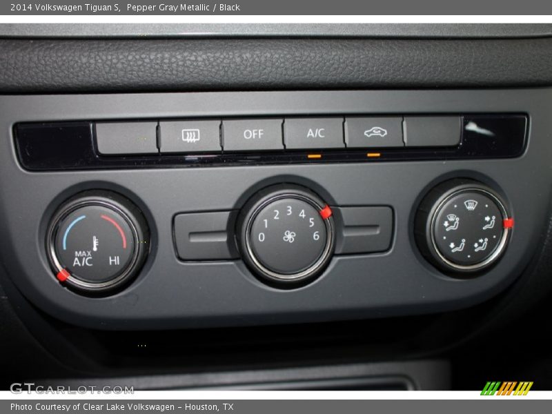 Controls of 2014 Tiguan S
