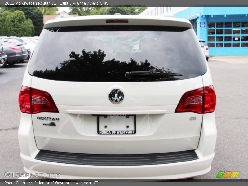 Calla Lily White / Aero Gray 2012 Volkswagen Routan SE