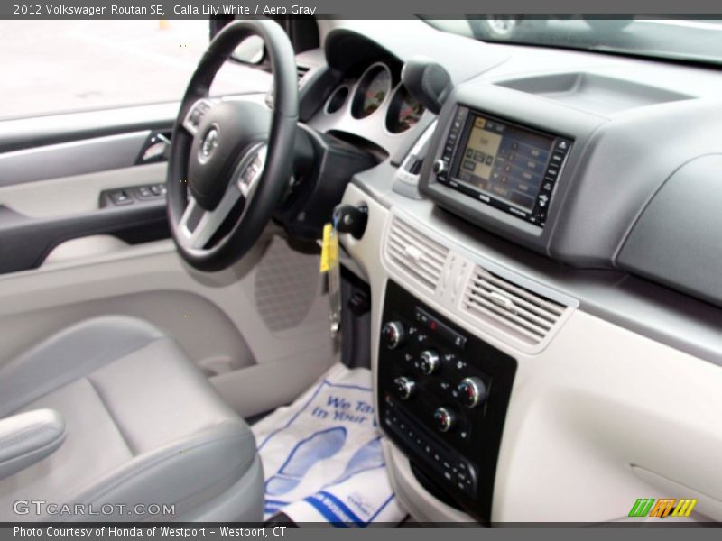 Calla Lily White / Aero Gray 2012 Volkswagen Routan SE