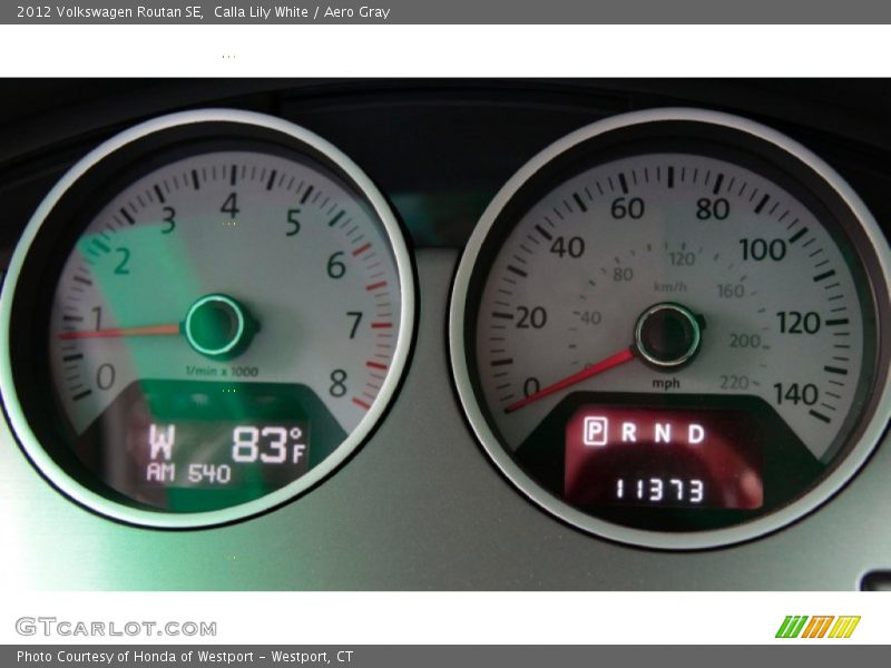 Calla Lily White / Aero Gray 2012 Volkswagen Routan SE