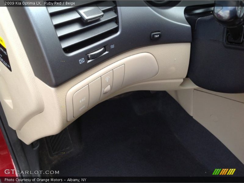 Ruby Red / Beige 2009 Kia Optima LX