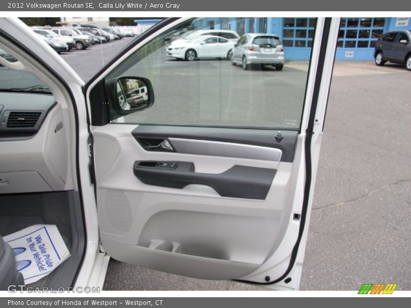 Calla Lily White / Aero Gray 2012 Volkswagen Routan SE